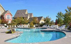 Great Location, Pool, Blue Mountain 2 Bdrm Dream